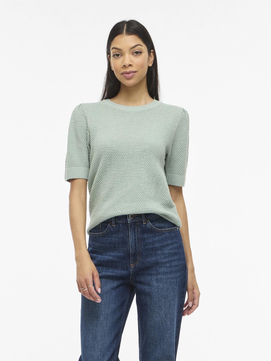 model_shot-front